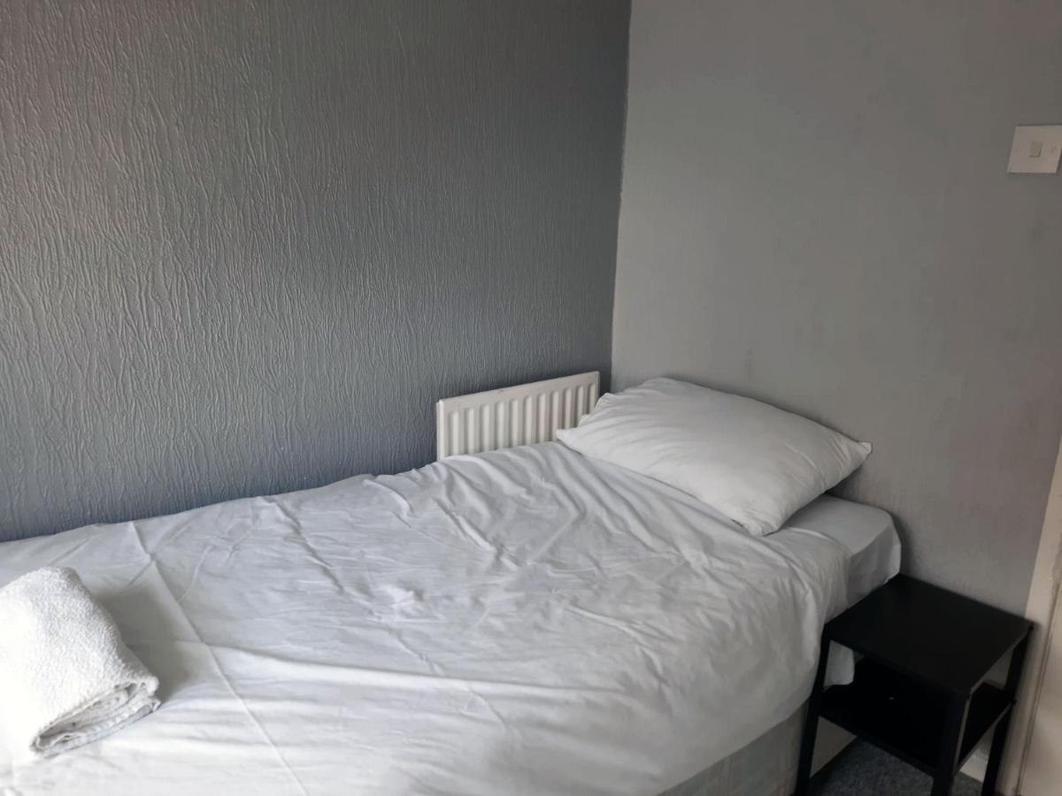 Llewellyn House Villa Llwynypia Dış mekan fotoğraf