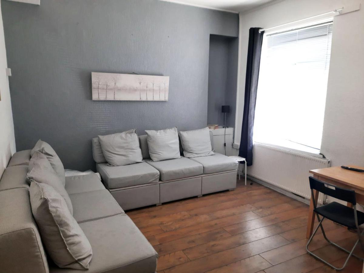 Llewellyn House Villa Llwynypia Dış mekan fotoğraf